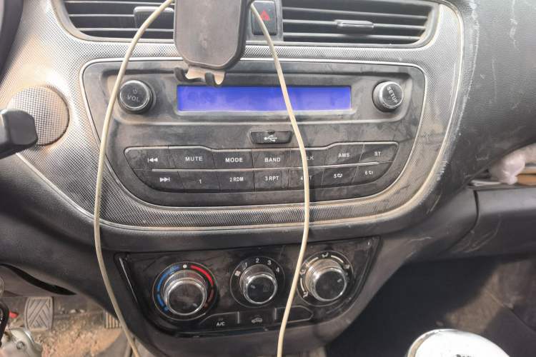 Used CHANGAN KAICHENG Ounuo S 2017 1.5L Ouno S Value Edition EA15-AB Audio And AC Panel