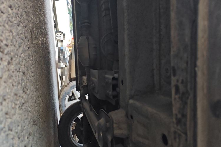 Used CHANGAN KAICHENG Ounuo S 2017 1.5L Base Version Chassis Front Right