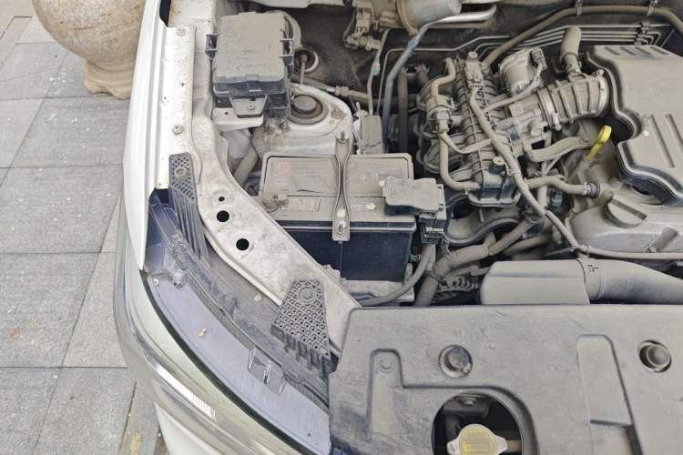 Used CHANGAN KAICHENG Ounuo S 2017 1.5L Base Version Engine Bay Right
