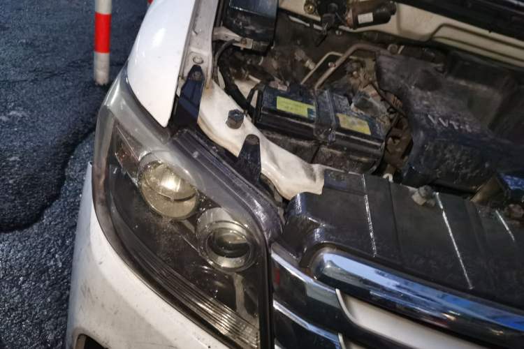 Used CHANGAN KAICHENG Ounuo S 2017 1.5L Base Version Engine Bay Right
