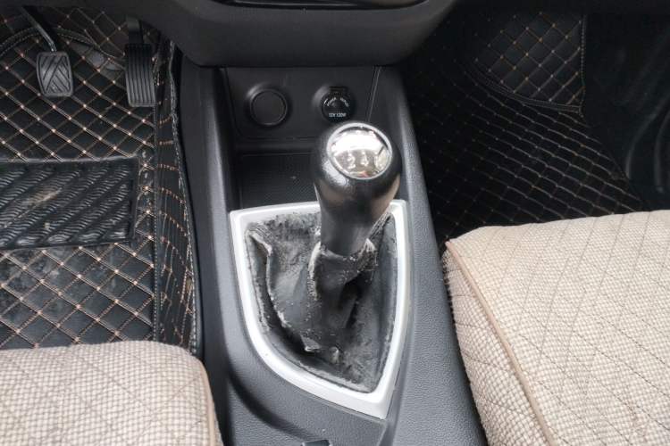 Used CHANGAN KAICHENG Ounuo S 2017 1.5L Ouno S Value Edition EA15-AB Gear Lever