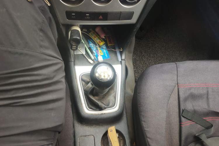 Used CHANGAN KAICHENG Ounuo S 2017 1.5L Base Version Gear Lever