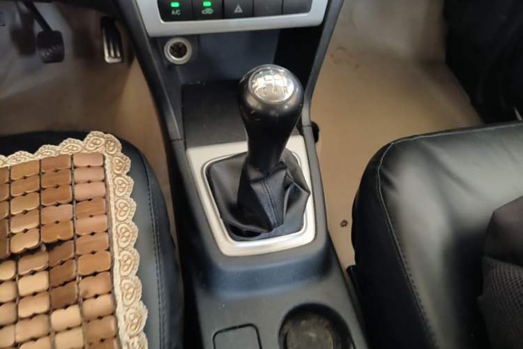 Used CHANGAN KAICHENG Ounuo S 2017 1.5L Jinouno Base Model Gear Lever