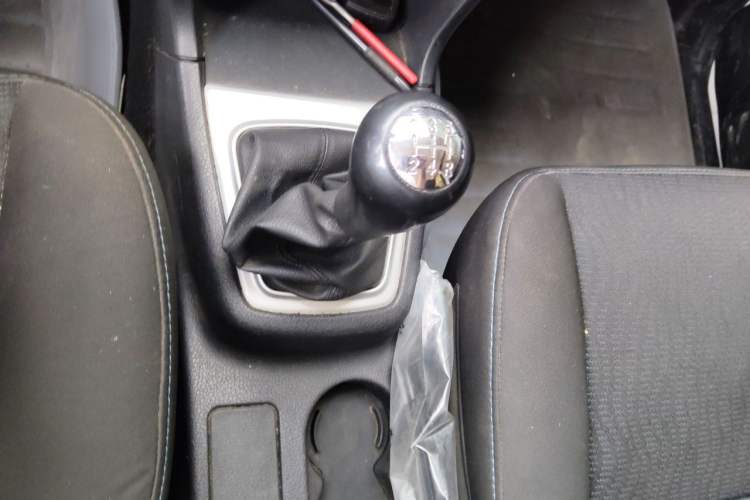 Used CHANGAN KAICHENG Ounuo S 2017 1.5L Jinouno Base Model Gear Lever