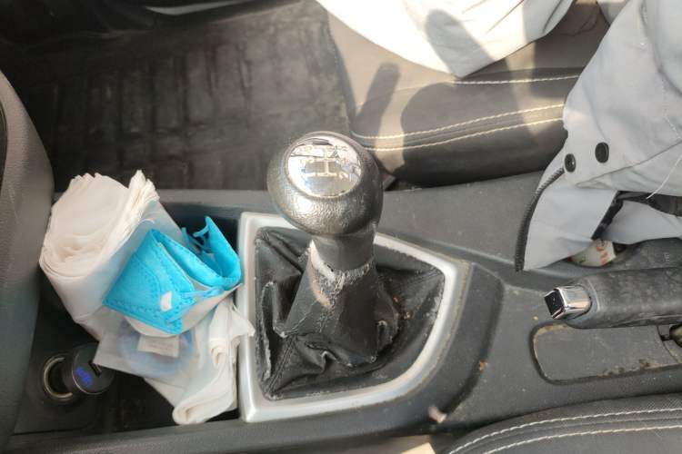 Used CHANGAN KAICHENG Ounuo S 2017 1.5L Ouno S Value Edition EA15-AB Gear Lever
