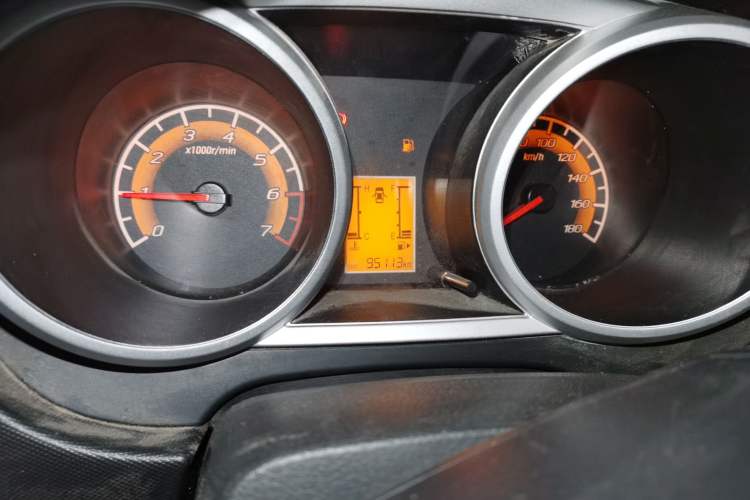 Used CHANGAN KAICHENG Ounuo S 2017 1.5L Base Version Odometer Close Up