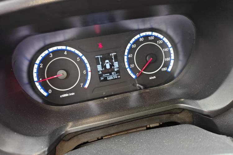 Used CHANGAN KAICHENG Ounuo S 2017 1.5L Ouno S Value Edition EA15-AB Odometer Close Up
