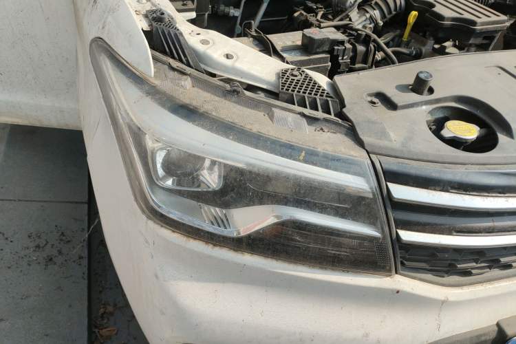 Used CHANGAN KAICHENG Ounuo S 2017 1.5L Ouno S Value Edition EA15-AB Right Front Headlight