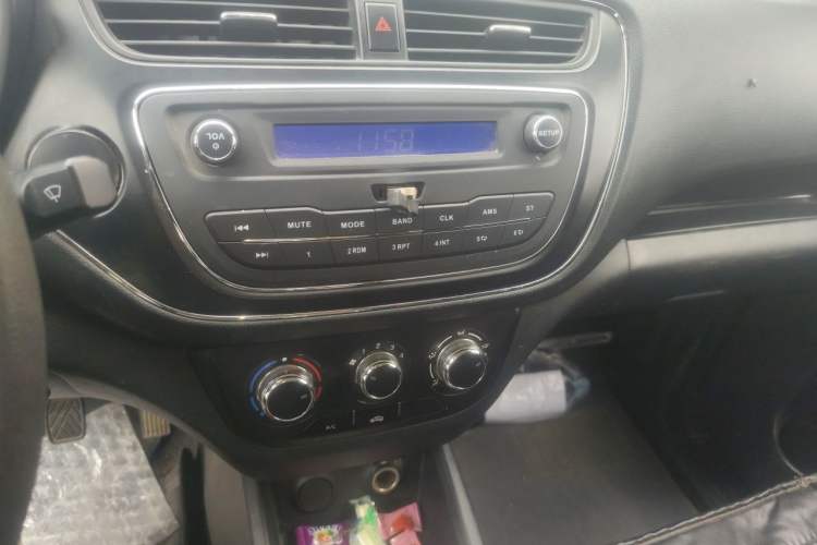 Used CHANGAN KAICHENG Ounuo S 2019 1.5L Ouno S Standard Model China VI JL473QG Audio And AC Panel