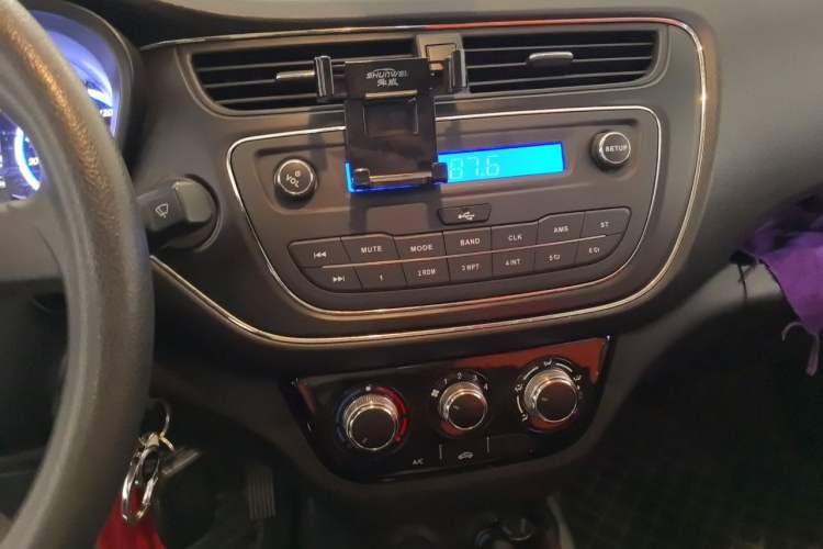 Used CHANGAN KAICHENG Ounuo S 2019 1.5L Ouno S Standard Model China VI JL473QG Audio And AC Panel