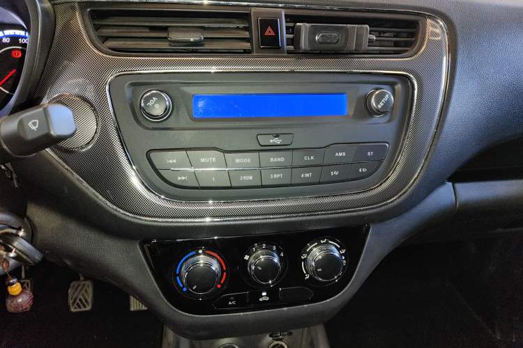 Used CHANGAN KAICHENG Ounuo S 2019 1.5L Ouno S Economy Model JL473QG Audio And AC Panel