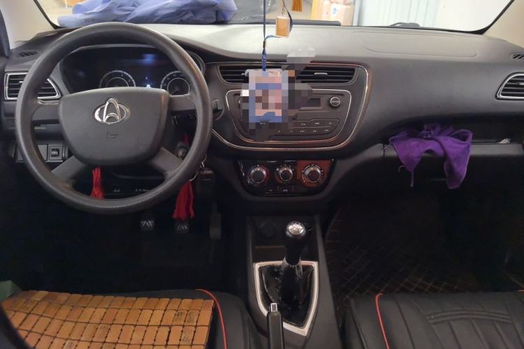 Used CHANGAN KAICHENG Ounuo S 2019 1.5L Ouno S Standard Model China VI JL473QG Center Console
