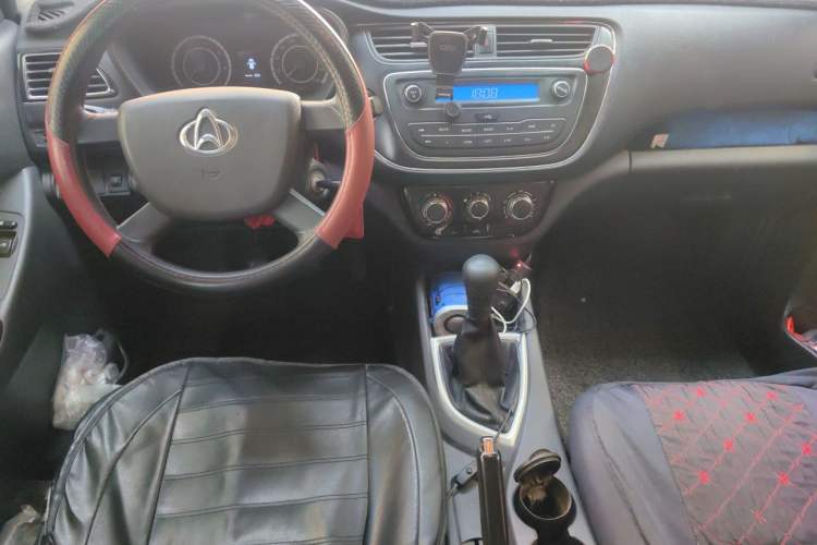 Used CHANGAN KAICHENG Ounuo S 2019 1.5L Ouno S Economy 5-Seat JL473QG Center Console