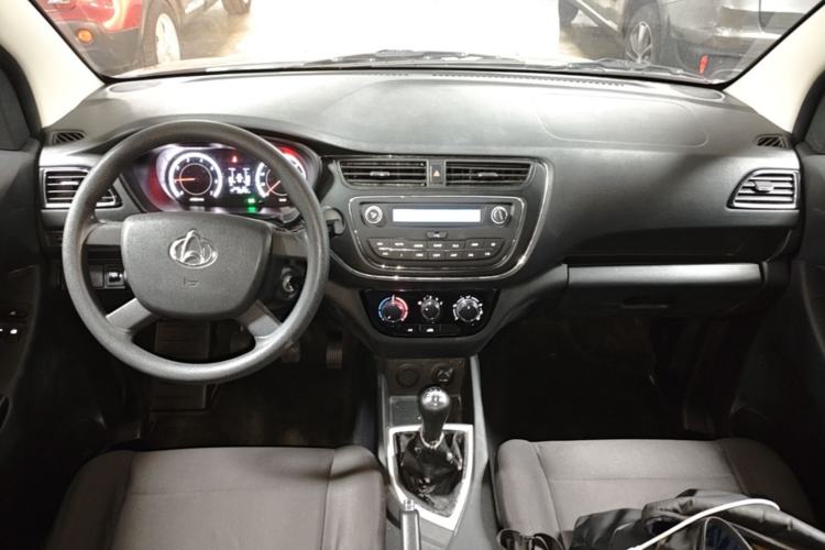 Used CHANGAN KAICHENG Ounuo S 2019 1.5L Ouno S Standard Model China VI JL473QG Center Console