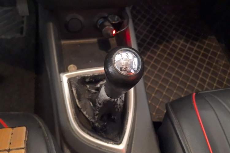 Used CHANGAN KAICHENG Ounuo S 2019 1.5L Ouno S Standard Model China VI JL473QG Gear Lever