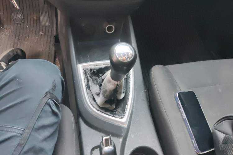 Used CHANGAN KAICHENG Ounuo S 2019 1.5L Ouno S Standard Model China VI JL473QG Gear Lever