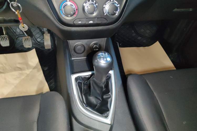 Used CHANGAN KAICHENG Ounuo S 2019 1.5L Ouno S Standard Model China VI JL473QG Gear Lever