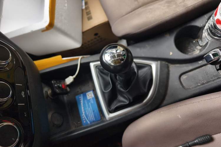 Used CHANGAN KAICHENG Ounuo S 2019 1.5L Ouno S Standard Model China VI JL473QG Gear Lever