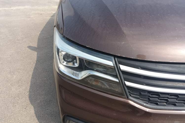 Used CHANGAN KAICHENG Ounuo S 2019 1.5L Ouno S Standard Model China VI JL473QG Right Front Headlight