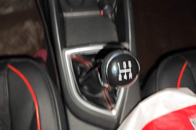 Used CHANGAN KAICHENG Ounuo S 2019 1.5L Ouno S Standard Model China VI JL473QG Gear Lever