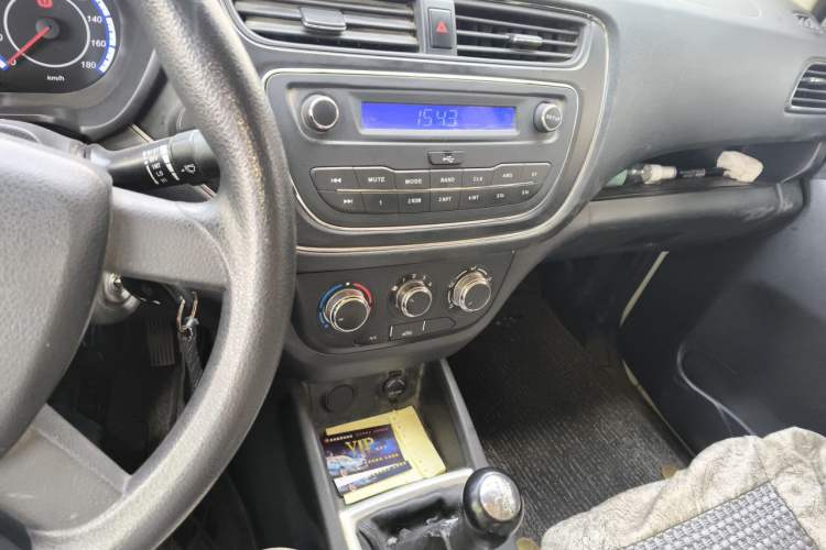 Used CHANGAN KAICHENG Ounuo S 2019 1.5L Ouno S Standard Model China VI JL473QG Audio And AC Panel