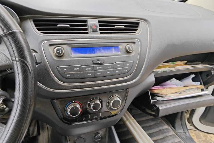 Used CHANGAN KAICHENG Ounuo S 2019 1.5L Ouno S Economy 5-Seat JL473QG Audio And AC Panel