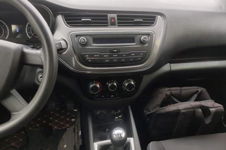 Used CHANGAN KAICHENG Ounuo S 2019 1.5L Ouno S Economy 7-Seater JL473QG Audio And AC Panel