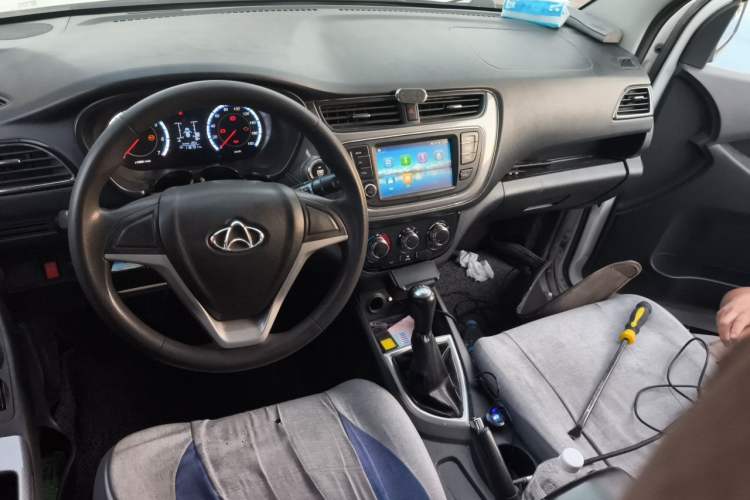 Used CHANGAN KAICHENG Ounuo S 2019 1.5L Ouno S Comfort Edition China VI Standard JL473QG Center Console
