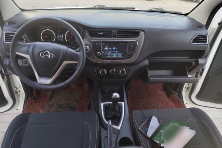 Used CHANGAN KAICHENG Ounuo S 2019 1.5L Ouno S Comfort Edition China VI Standard JL473QG Center Console