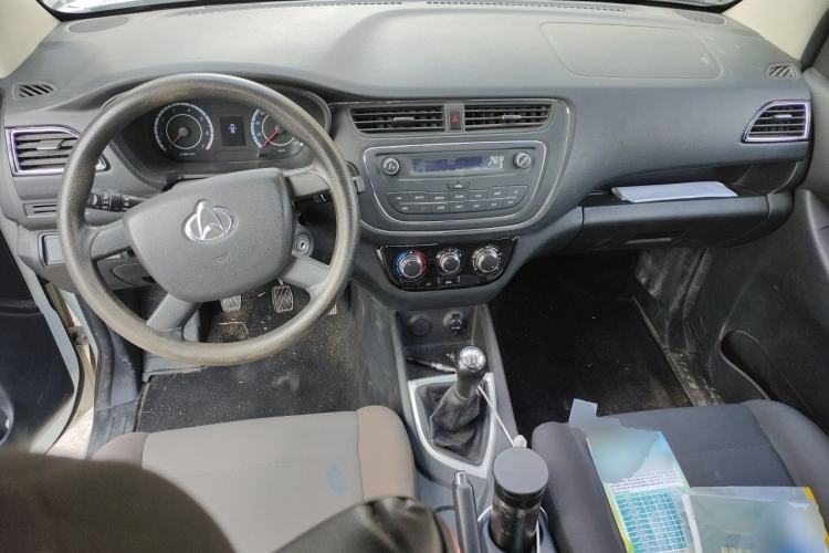 Used CHANGAN KAICHENG Ounuo S 2019 1.5L Ouno S Standard Model China VI JL473QG Center Console