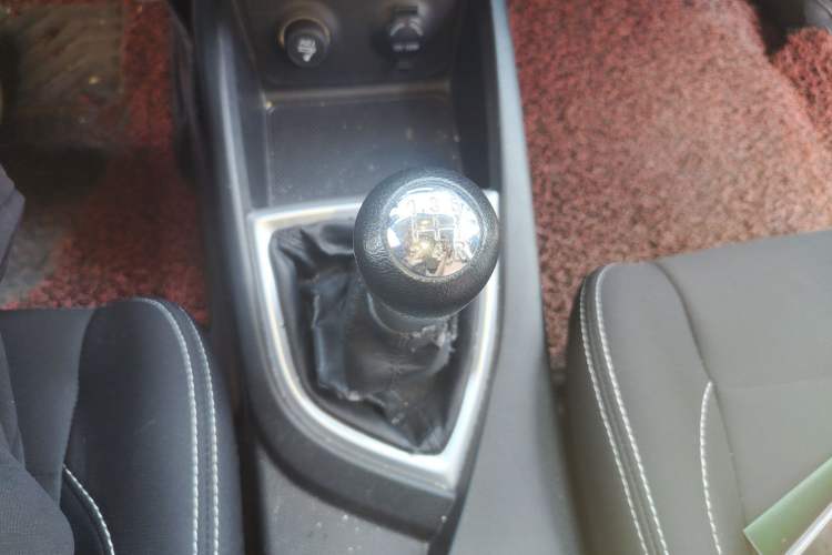 Used CHANGAN KAICHENG Ounuo S 2019 1.5L Ouno S Comfort Edition China VI Standard JL473QG Gear Lever