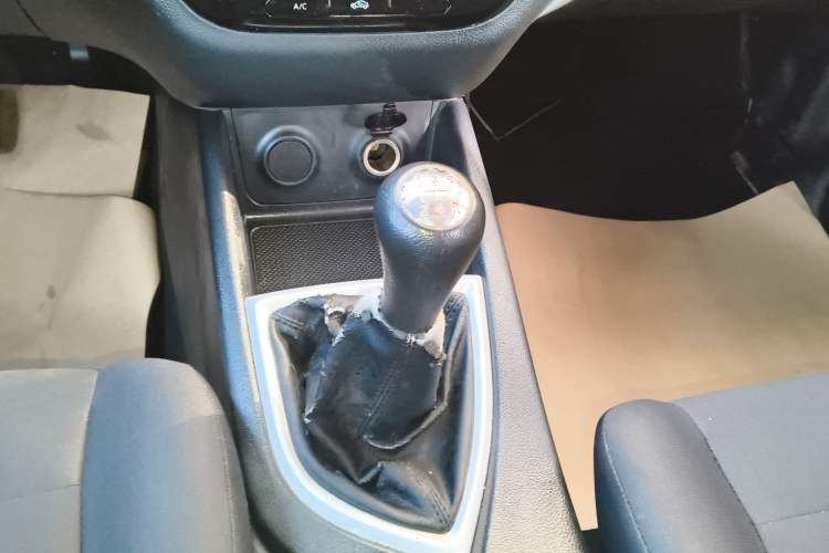 Used CHANGAN KAICHENG Ounuo S 2019 1.5L Ouno S Standard Model China VI JL473QG Gear Lever