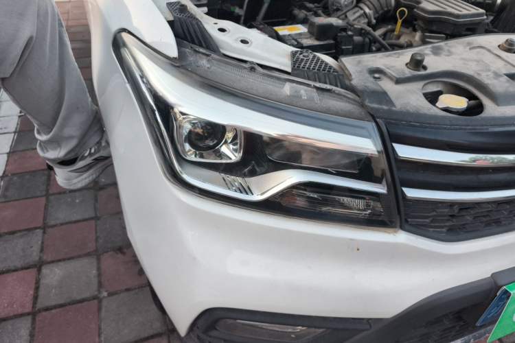 Used CHANGAN KAICHENG Ounuo S 2019 1.5L Ouno S Comfort Edition China VI Standard JL473QG Right Front Headlight