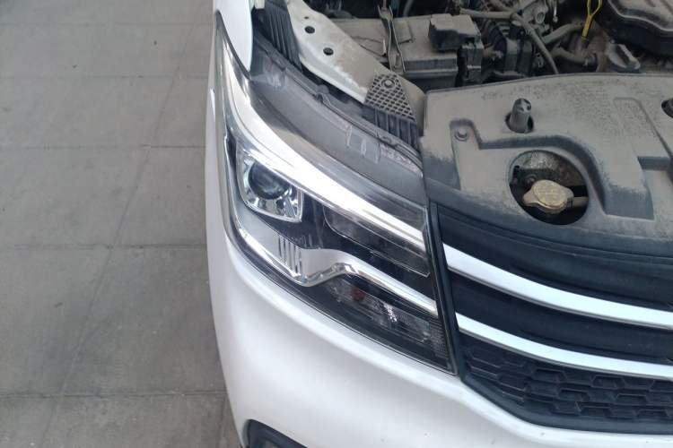 Used CHANGAN KAICHENG Ounuo S 2019 1.5L Ouno S Economy 5-Seat JL473QG Right Front Headlight
