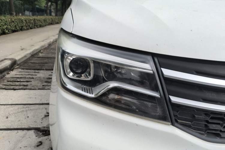 Used CHANGAN KAICHENG Ounuo S 2019 1.5L Ouno S Standard Model China VI JL473QG Right Front Headlight