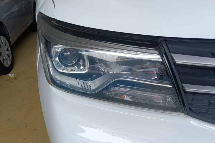 Used CHANGAN KAICHENG Ounuo S 2019 1.5L Ouno S Standard Model China VI JL473QG Right Front Headlight