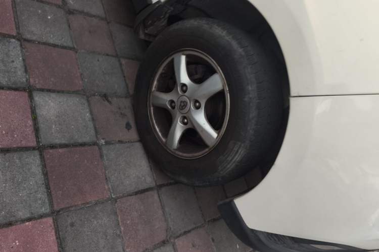Used CHANGAN KAICHENG Ounuo S 2019 1.5L Ouno S Comfort Edition China VI Standard JL473QG Right Front Wheel Hub