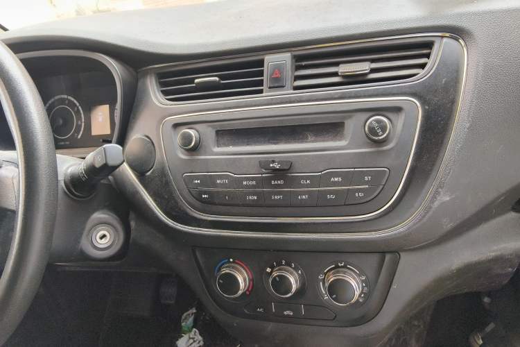 Used CHANGAN KAICHENG Ounuo S 2020 1.5L Ouno S Economy Van China VI Emission Standard JL473QG Audio And AC Panel