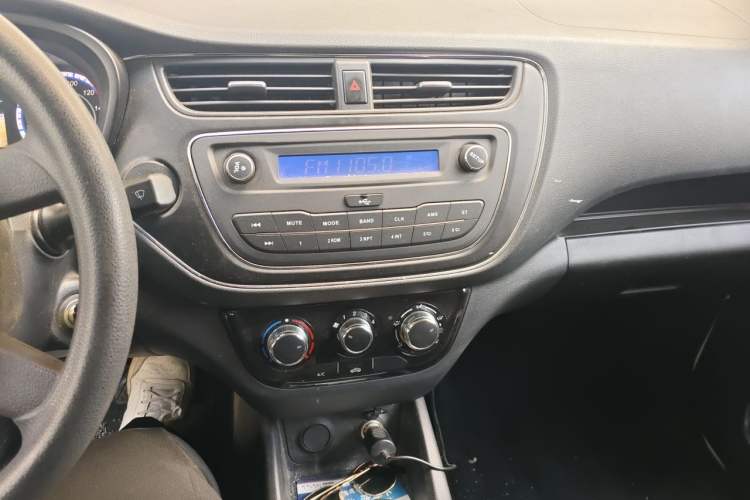 Used CHANGAN KAICHENG Ounuo S 2020 1.5L Ouno S Economy Van China VI Emission Standard JL473QG Audio And AC Panel