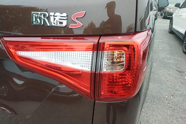 Used CHANGAN KAICHENG Ounuo S 2021 1.5L Ono S Smart Edition Dual-Steaming Air-Conditioned Bus JL473QG Right Rear Taillight