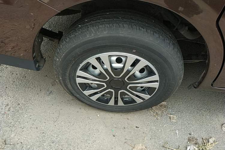 Used CHANGAN KAICHENG Ounuo S 2021 1.5L Ono S Smart Edition Dual-Steaming Air-Conditioned Bus JL473QG Right Rear Wheel Hub