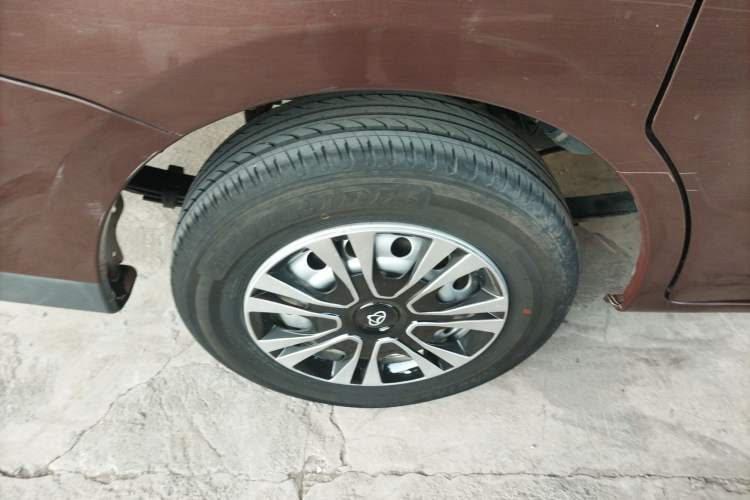 Used CHANGAN KAICHENG Ounuo S 2021 1.5L Ono S Smart Edition Dual-Steaming Air-Conditioned Bus JL473QG Right Rear Wheel Hub
