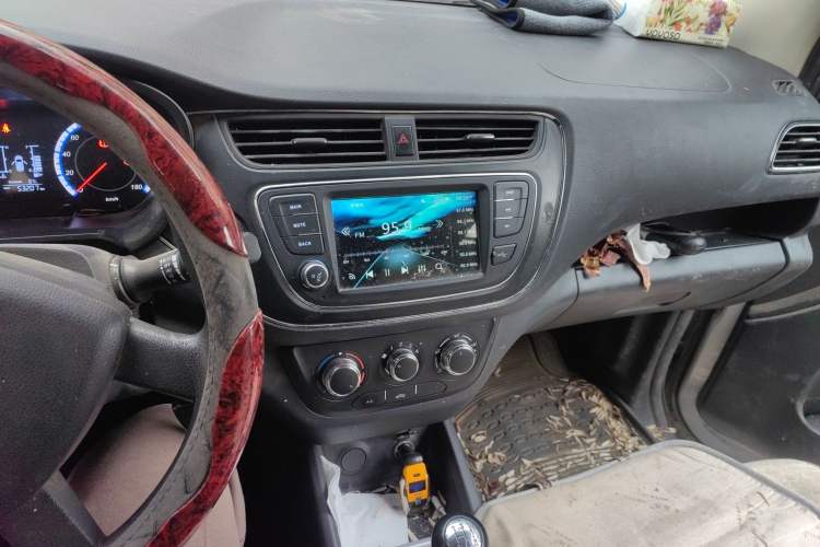 Used CHANGAN KAICHENG Ounuo S 2021 1.5L Ouno S Smart Edition Single-Steaming Air-Conditioned Van Model JL473QG Audio And AC Panel