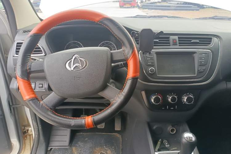 Used CHANGAN KAICHENG Ounuo S 2021 1.5L Ono S Smart Edition Dual-Steaming Air-Conditioned Bus JL473QG Center Console