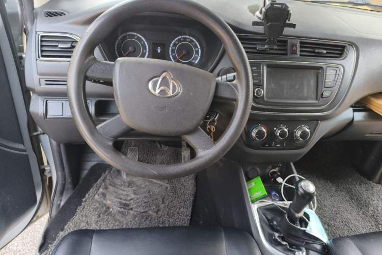 Used CHANGAN KAICHENG Ounuo S 2021 1.5L Ono S Smart Edition Single-Steaming Air-Conditioned Bus JL473QG Center Console
