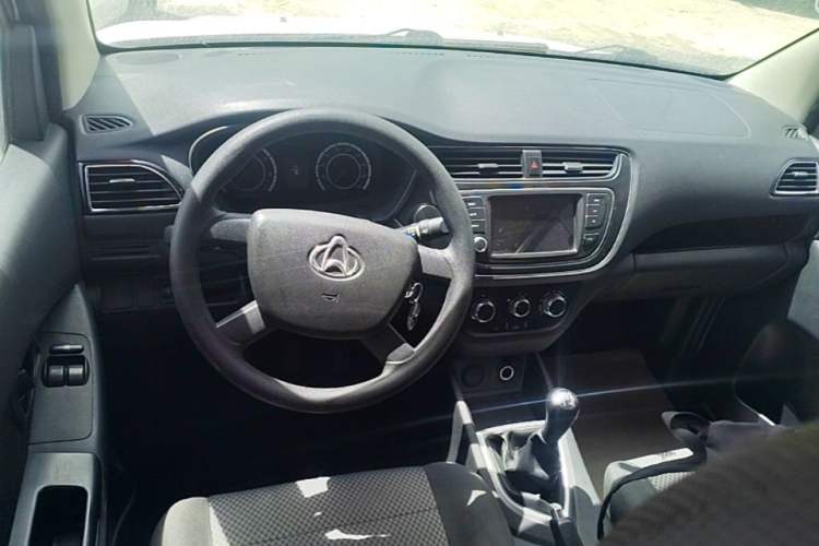 Used CHANGAN KAICHENG Ounuo S 2021 1.5L Ono S Smart Edition Dual-Steaming Air-Conditioned Bus JL473QG Center Console