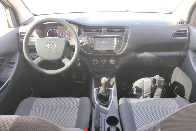 Used CHANGAN KAICHENG Ounuo S 2021 1.5L Ono S Smart Edition Single-Steaming Air-Conditioned Bus JL473QG Center Console