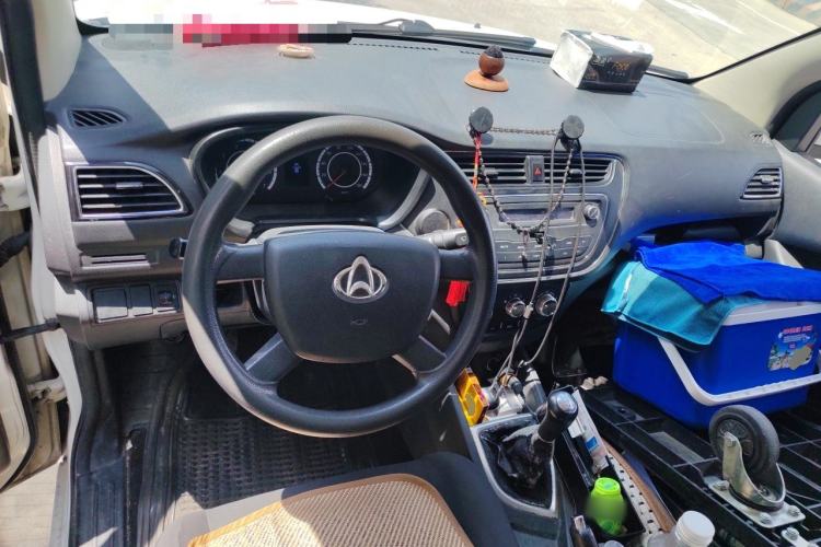 Used CHANGAN KAICHENG Ounuo S 2021 1.5L Ouno S Smart Edition Single-Steaming Air-Conditioned Van Model JL473QG Center Console
