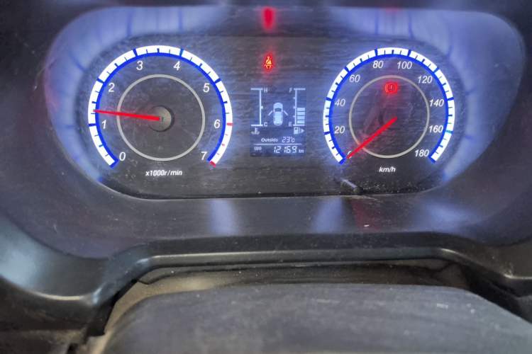 Used CHANGAN KAICHENG Ounuo S 2021 1.5L Ouno S Smart Edition Single-Steaming Air-Conditioned Van Model JL473QG Odometer Close Up