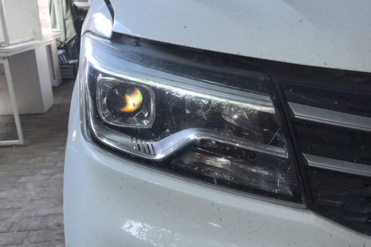 Used CHANGAN KAICHENG Ounuo S 2021 1.5L Ouno S Smart Edition Single-Steaming Air-Conditioned Van Model JL473QG Right Front Headlight